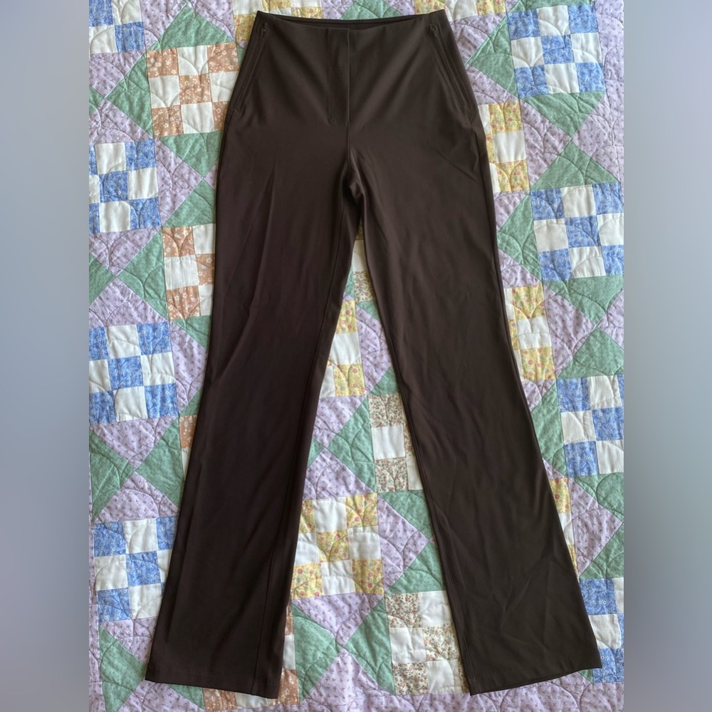 Lululemon Smooth Fit Pull-On High-Rise Pant
Regular